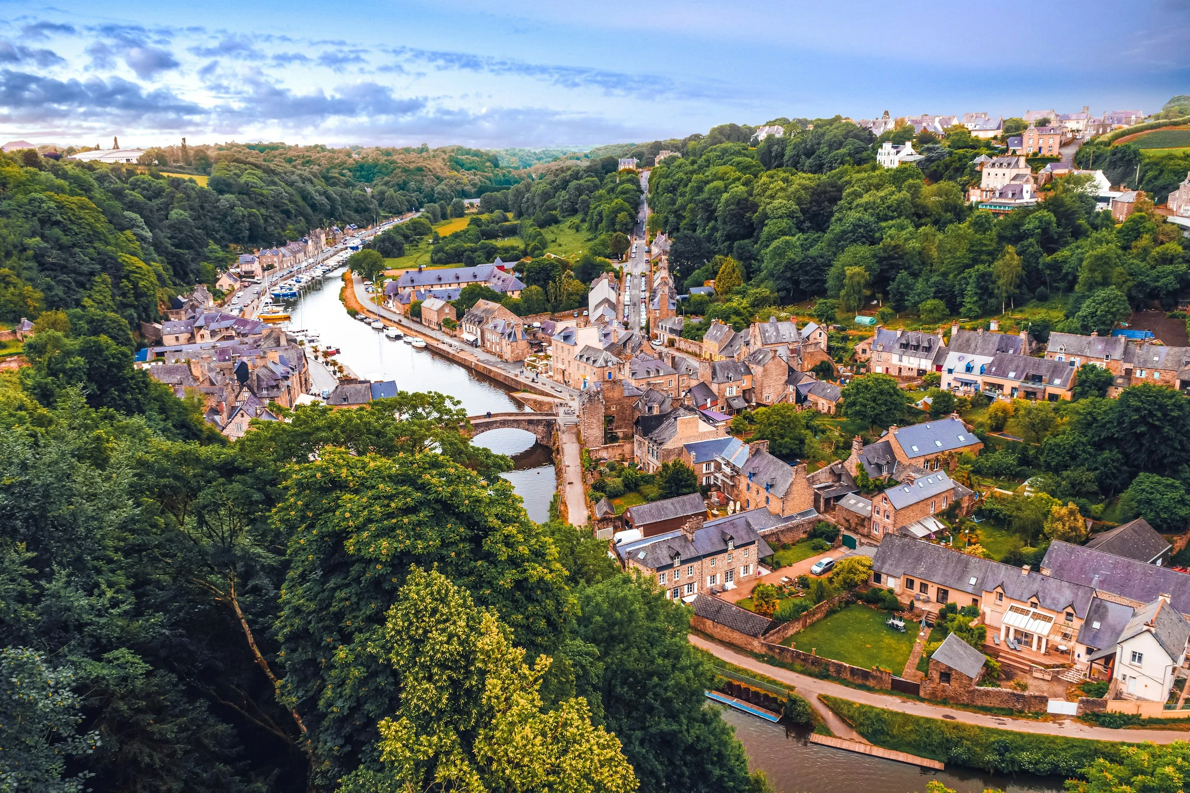 Dinan, port médiéval et remparts — visite Bretagne avec chauffeur privé